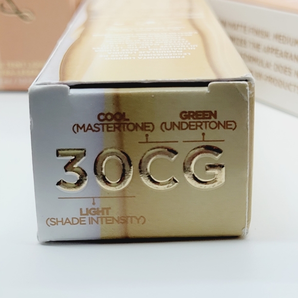 Urban Decay Stay Naked Weightless Liquid Foundation | Light Shades | BNIB - Picture 5 of 13